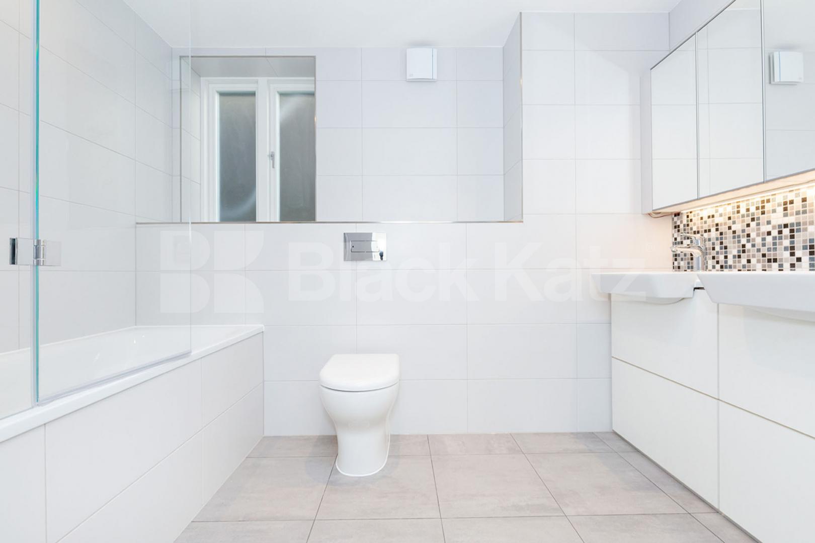  Newly refurbished to a high standard 3 double bedroom flat with communal garden Hilldrop Road, Tufnell Park 