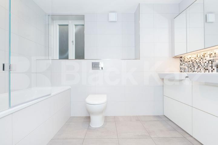  Newly refurbished to a high standard 3 double bedroom flat with communal garden Hilldrop Road, Tufnell Park 