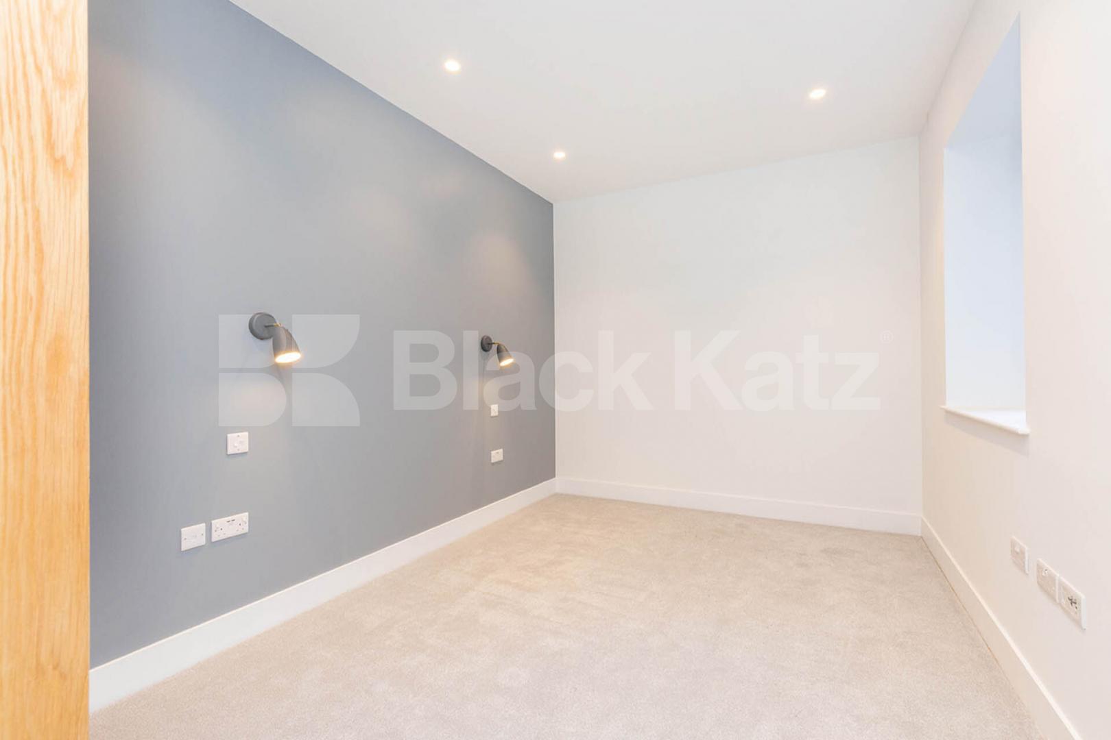  Newly refurbished to a high standard 3 double bedroom flat with communal garden Hilldrop Road, Tufnell Park 