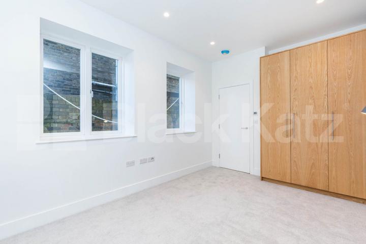  Newly refurbished to a high standard 3 double bedroom flat with communal garden Hilldrop Road, Tufnell Park 