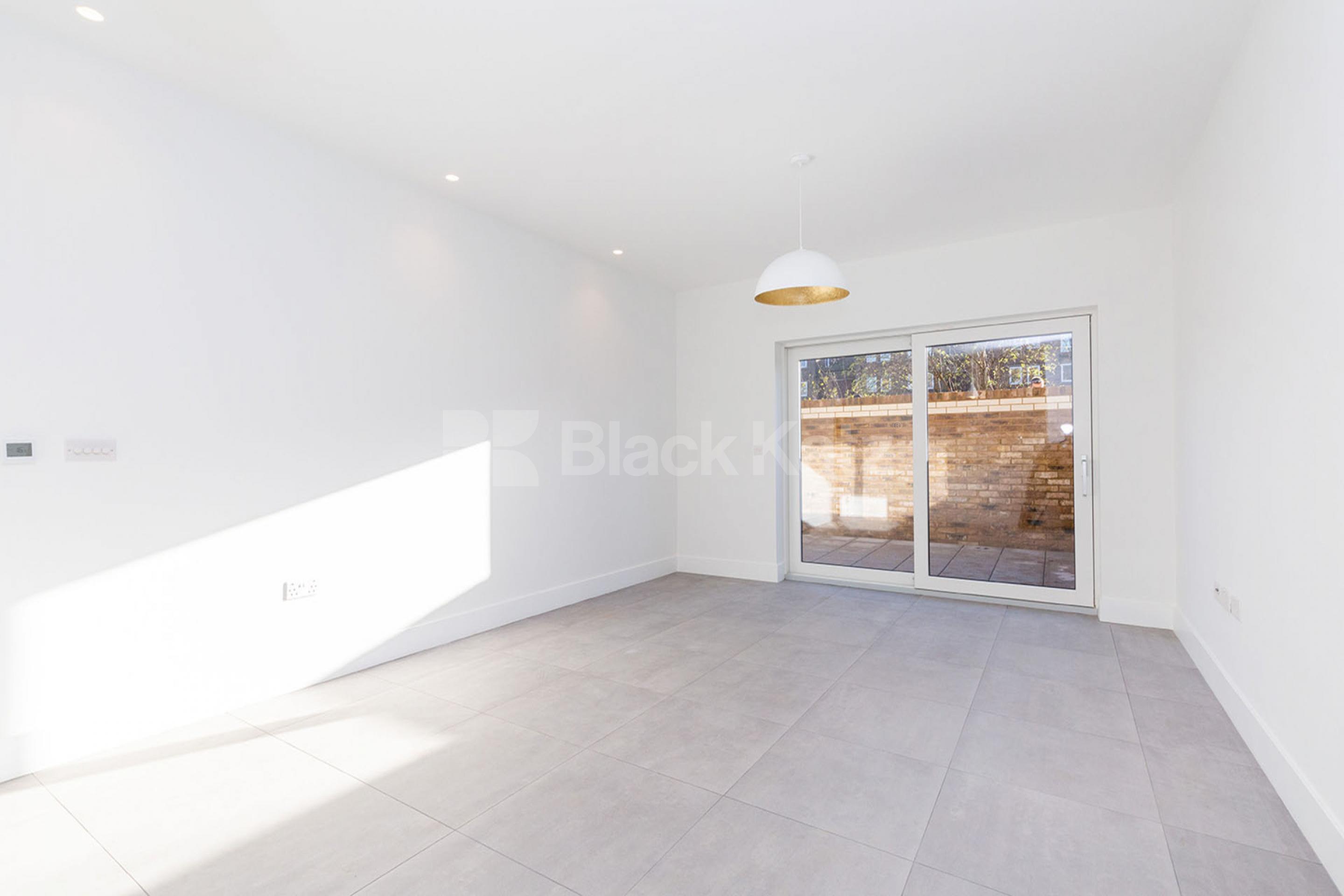  Newly refurbished to a high standard 3 double bedroom flat with communal garden Hilldrop Road, Tufnell Park  N7