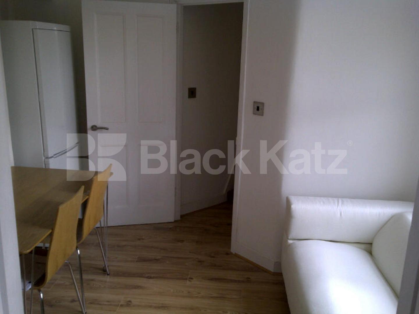 			3 Bedroom, 1 bath, 1 reception Apartment			 Brixton Hill, Brixton