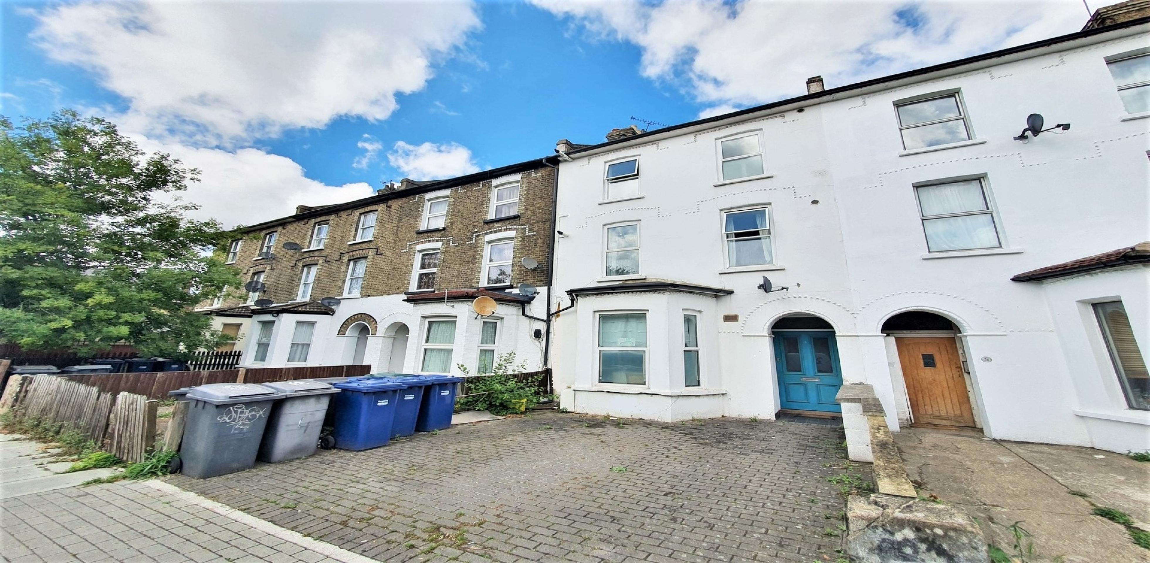 			2 Bedroom, 1 bath, 1 reception Flat			 Lichfield Road, CRICKLEWOOD NW2