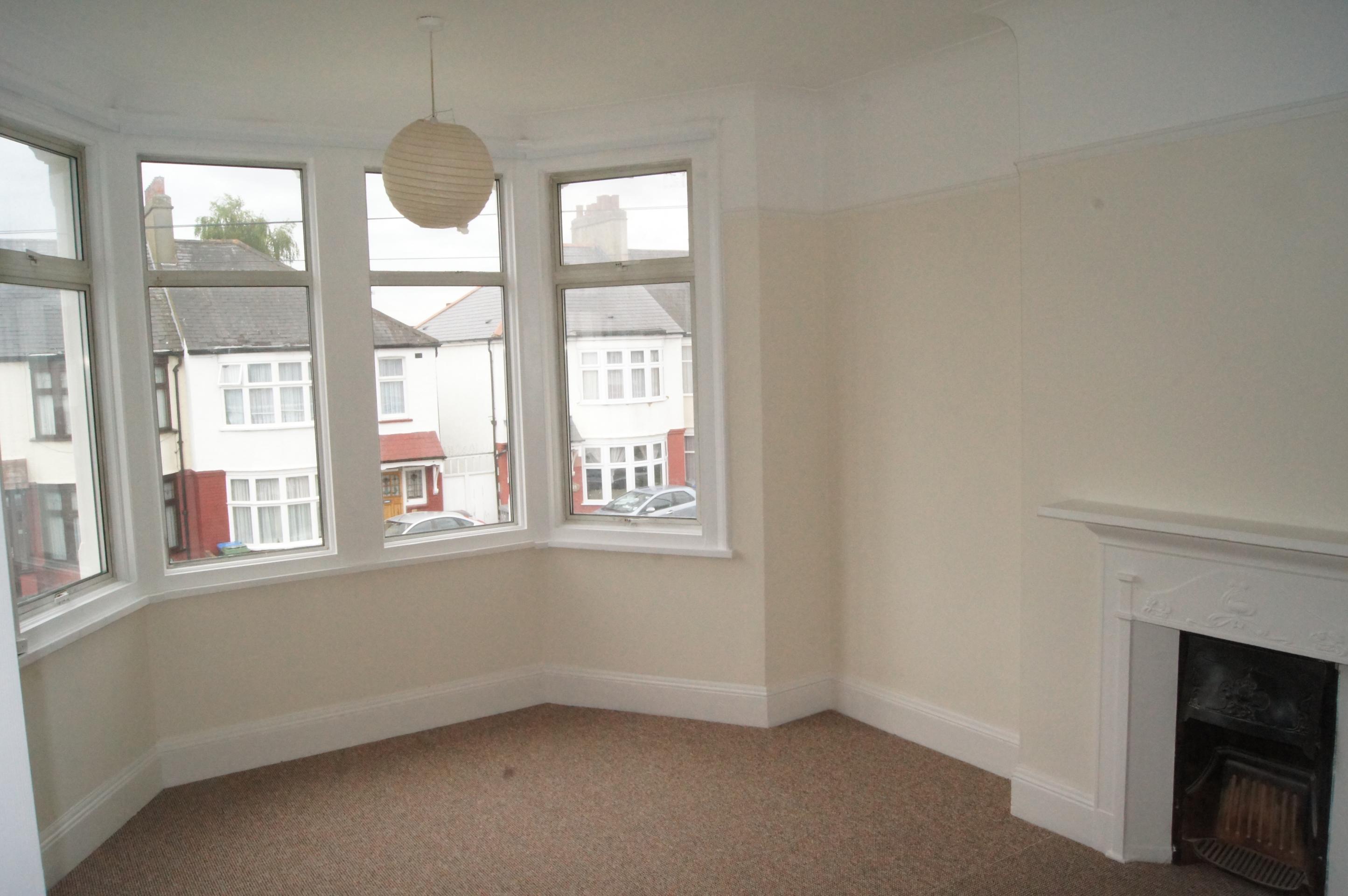 			3 Bedroom, 1 bath, 1 reception House			 Liddel Gardens, KENSAL GREEN NW10