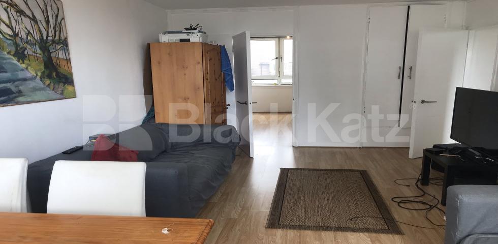 			UNDER OFFER , 3 Bedroom, 1 bath, 1 reception Flat			 Longland Court, Rolls Road, SE1