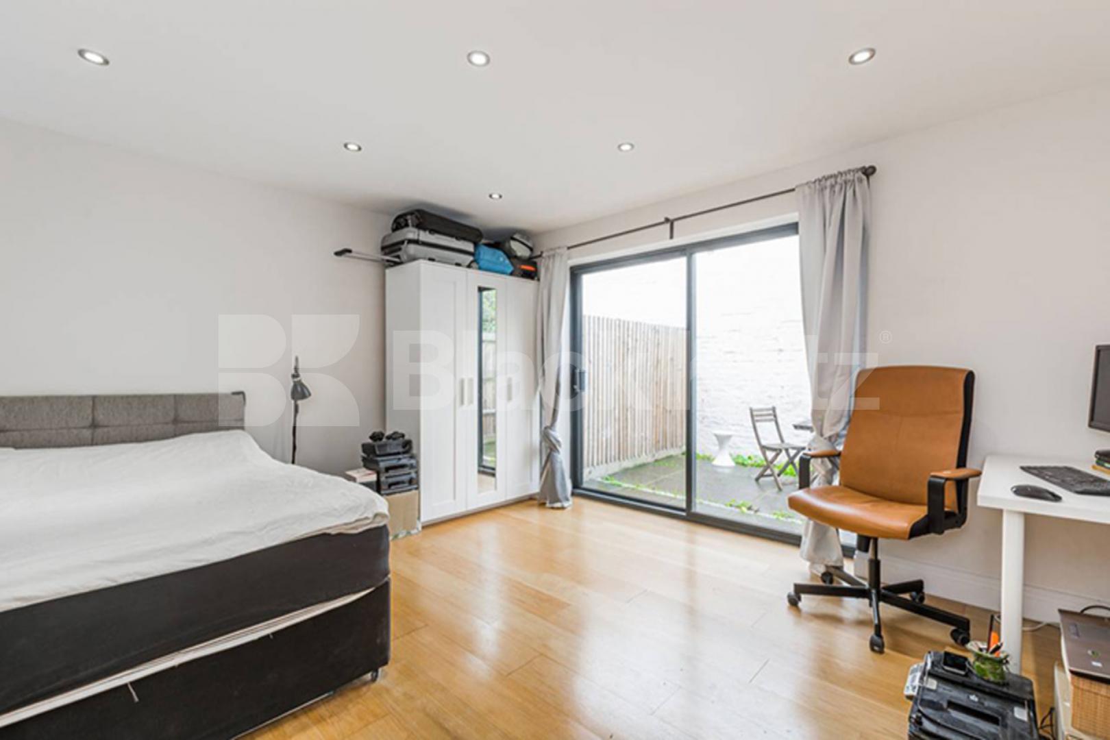 4 bedroom town house located on a private gated mews  Lotus Mews N19, Holloway