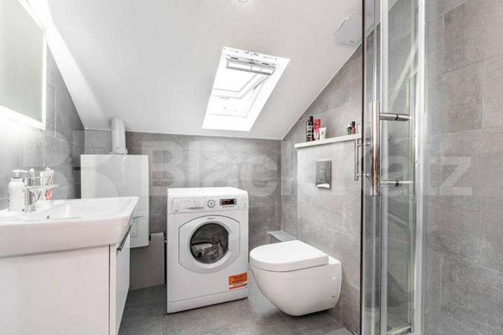 4 bedroom town house located on a private gated mews  Lotus Mews N19, Holloway