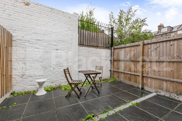 4 bedroom town house located on a private gated mews  Lotus Mews N19, Holloway