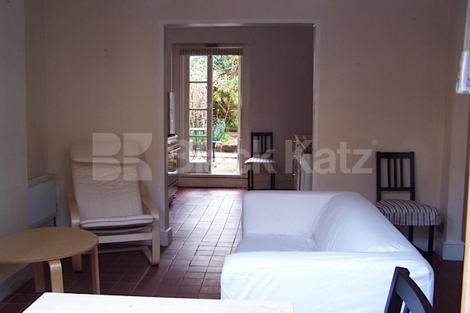 Generous living space 1 Bedroom, Part Furnished Flat in Tabor Road W6