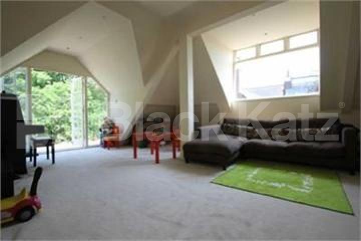 			Stunning loft style Penthouse, 2 Bedroom, 1 bath, 1 reception Penthouse			 Lindfield gardens, HAMPSTEAD