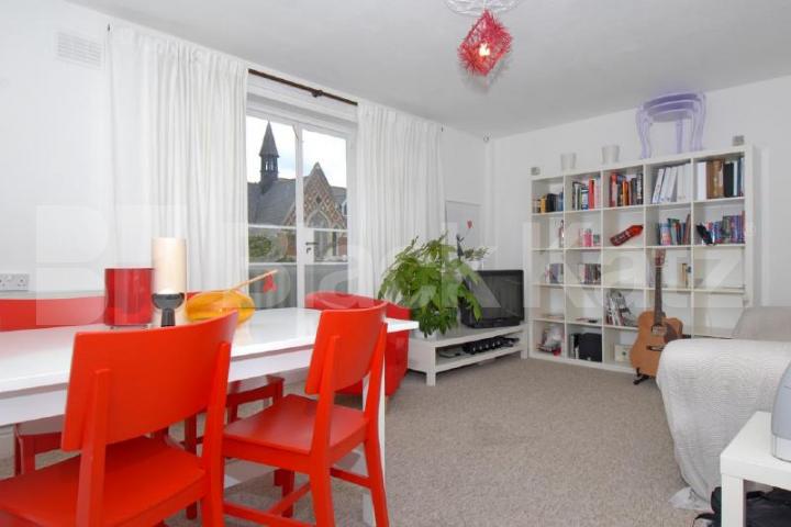 			3 Bedroom, 1 bath, 1 reception Apartment			 Oliver House, Wyvill Road , Vauxhall
