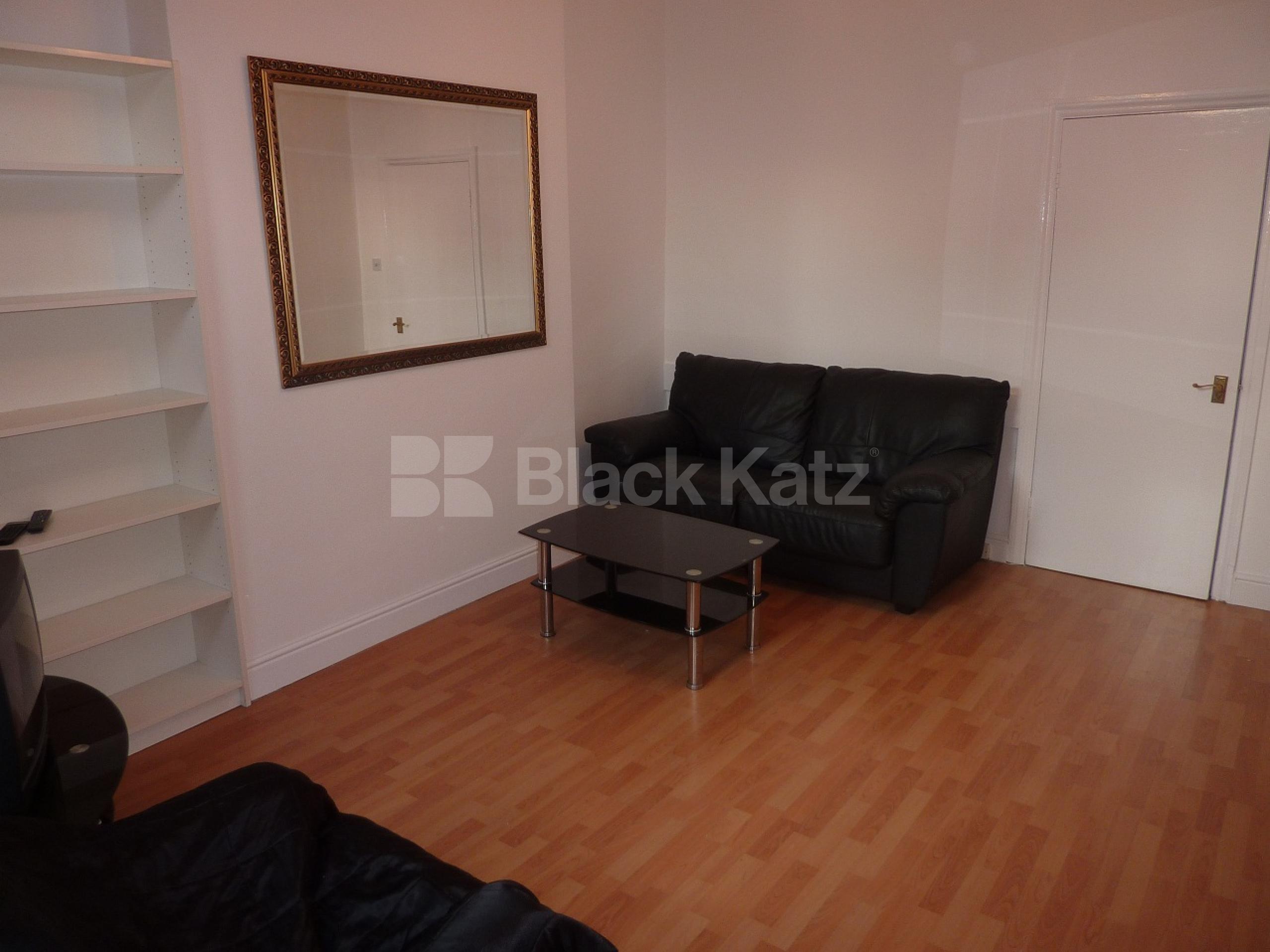 			NEW INSTRUCTION!, 2 Bedroom, 1 bath, 1 reception Flat			 Portobello road, Ladbroke grove W10