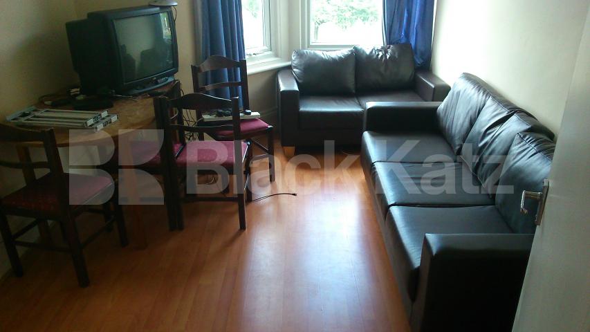 			NEW INSTRUCTION, 3 Bedroom, 1 bath, 1 reception Flat			 The Vale, Acton