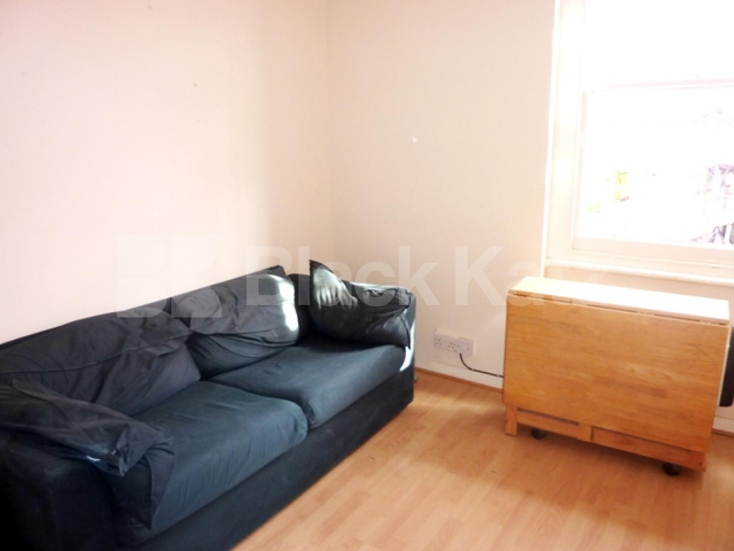 			Location flat / Ideal for Students / Available May-June, 2 Bedroom, 1 bath, 1 reception Flat			 Carburton street, Warren street / Gr. Portland street