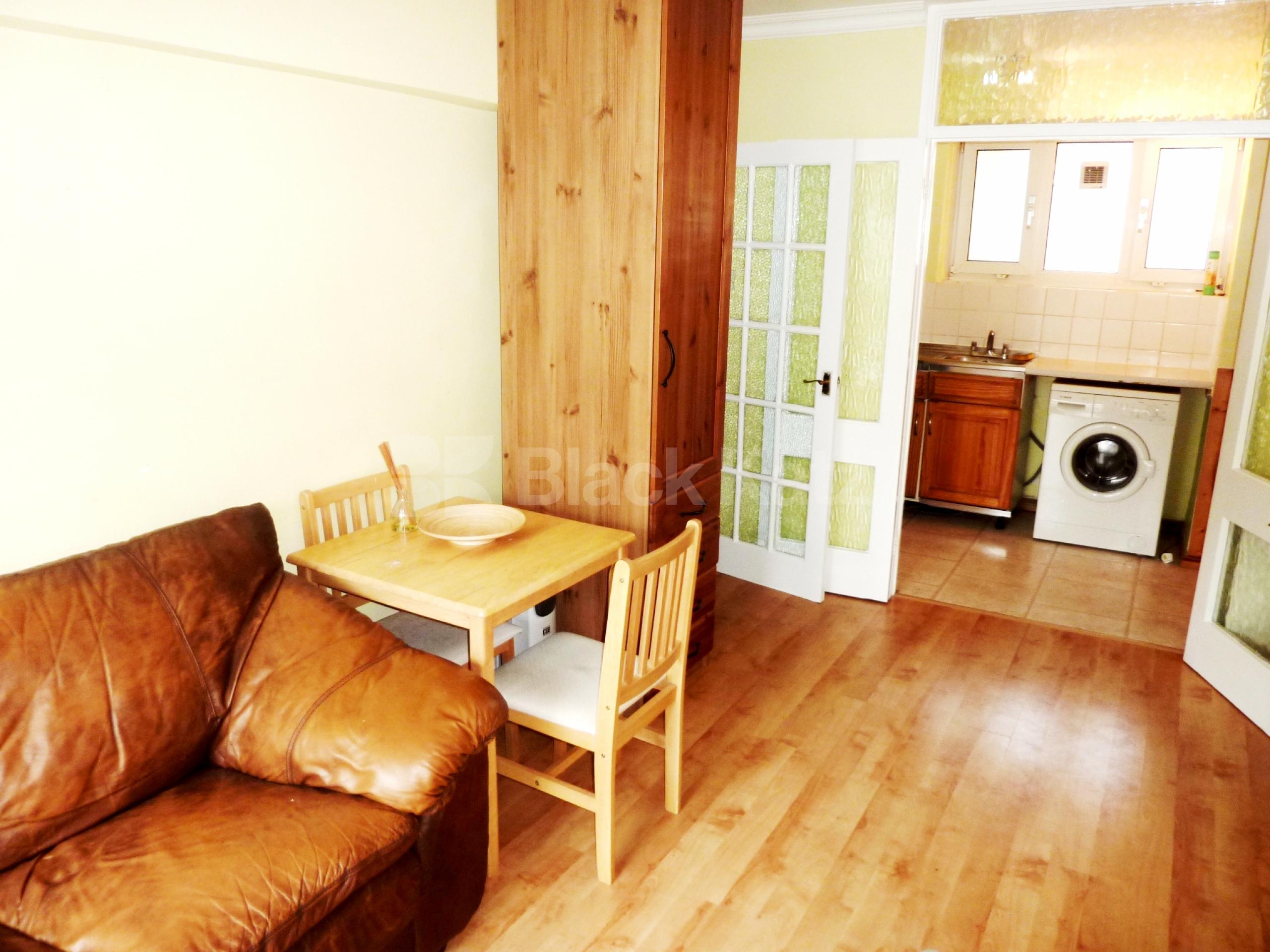 			NEW INSTRUCTION / AVAILABLE NOW / PERFECT FOR STUDENTS, 1 Bedroom, 1 bath, 1 reception Flat			 Hampstead road, Mornington crescent / Euston NW1