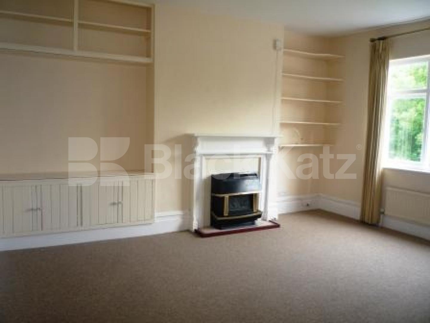 			3 Bedroom, 1 bath, 1 reception Flat			 Duke's Avenue, Muswell Hill
