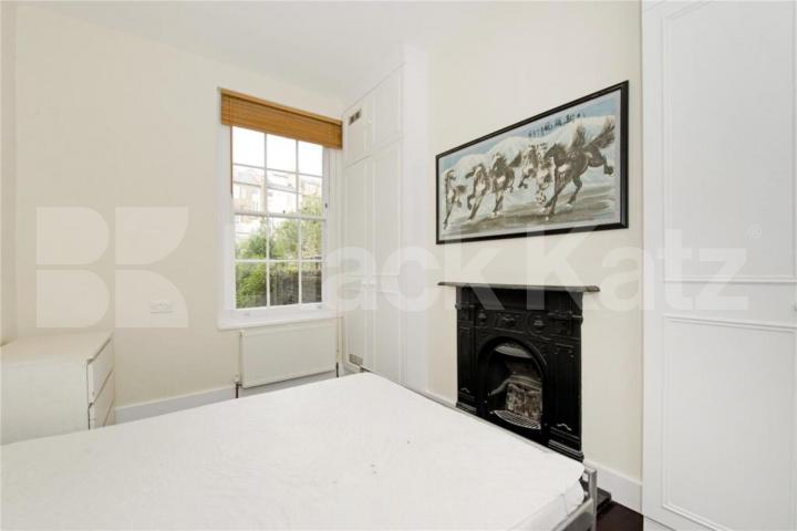 Positioned on Lowman Road the property enjoys excellent transport connection Lowman Road , Holloway