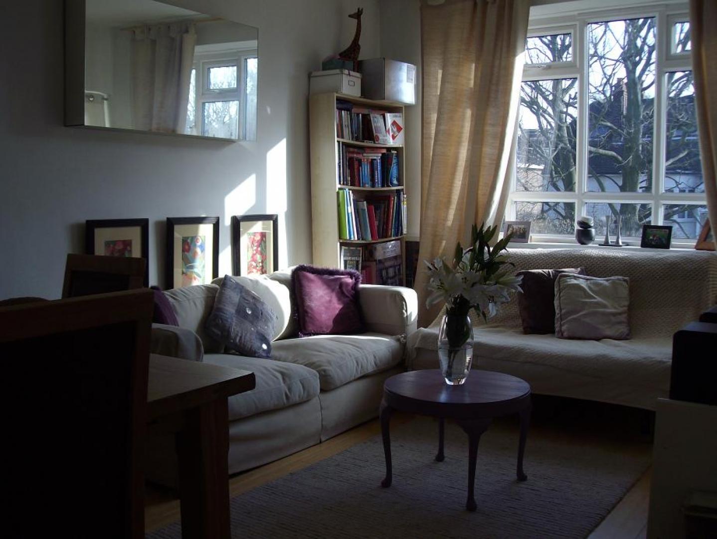 			3 Bedroom, 1 bath, 1 reception Flat			 Lyndale, FINCHLEY ROAD/FORTUNE GREEN