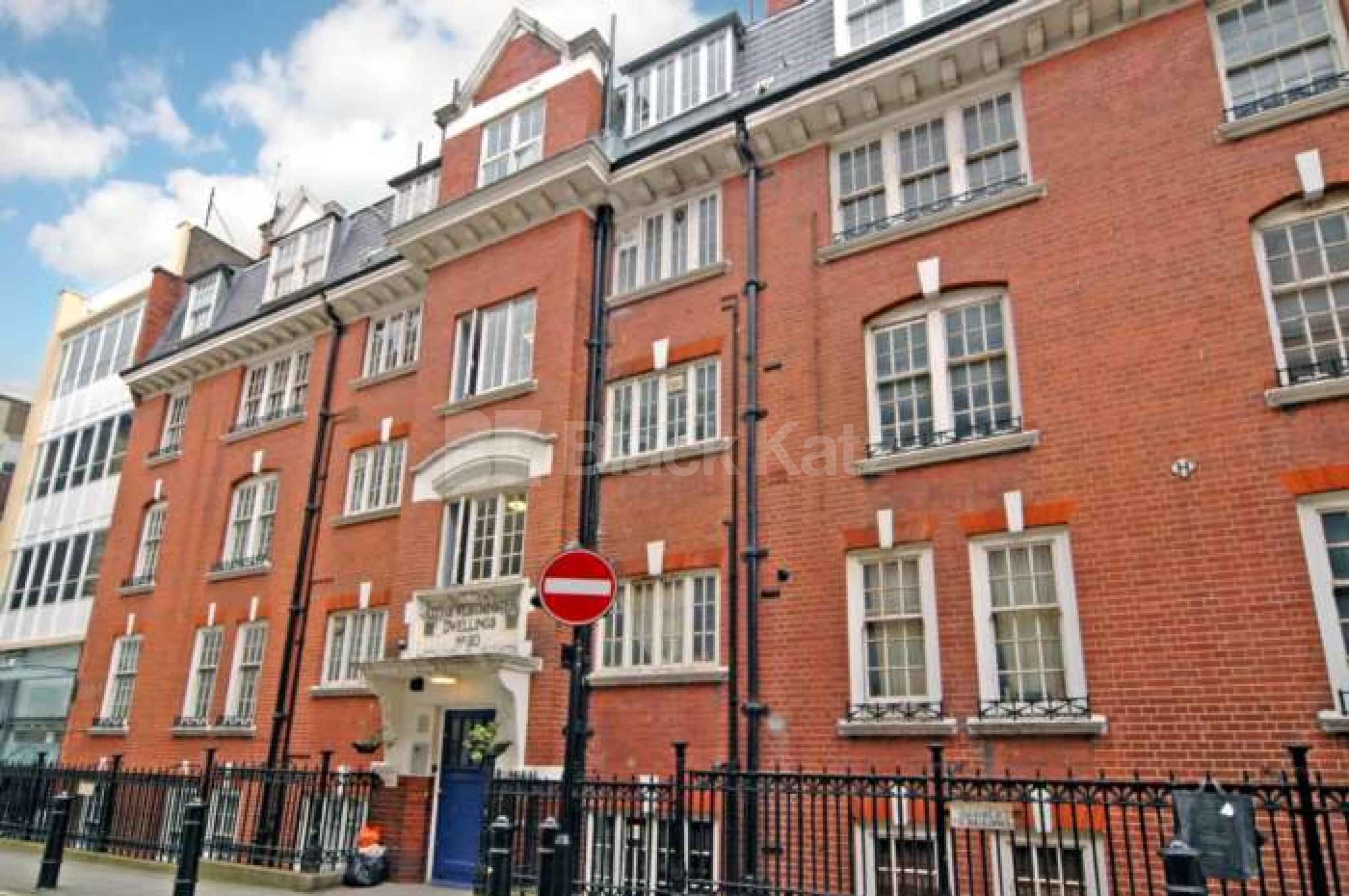 			CARNABY STREET ZONE 1!, 2 Bedroom, 1 bath, 1 reception Flat			 Marshall Street, OXFRORD CIRCUS/ CARNABY STREET W1F