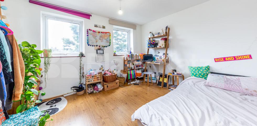 			4 DOUBLE BEDROOM HOUSE!, 4 Bedroom, 1 bath, 1 reception House			 Minster Walk, Crouch End