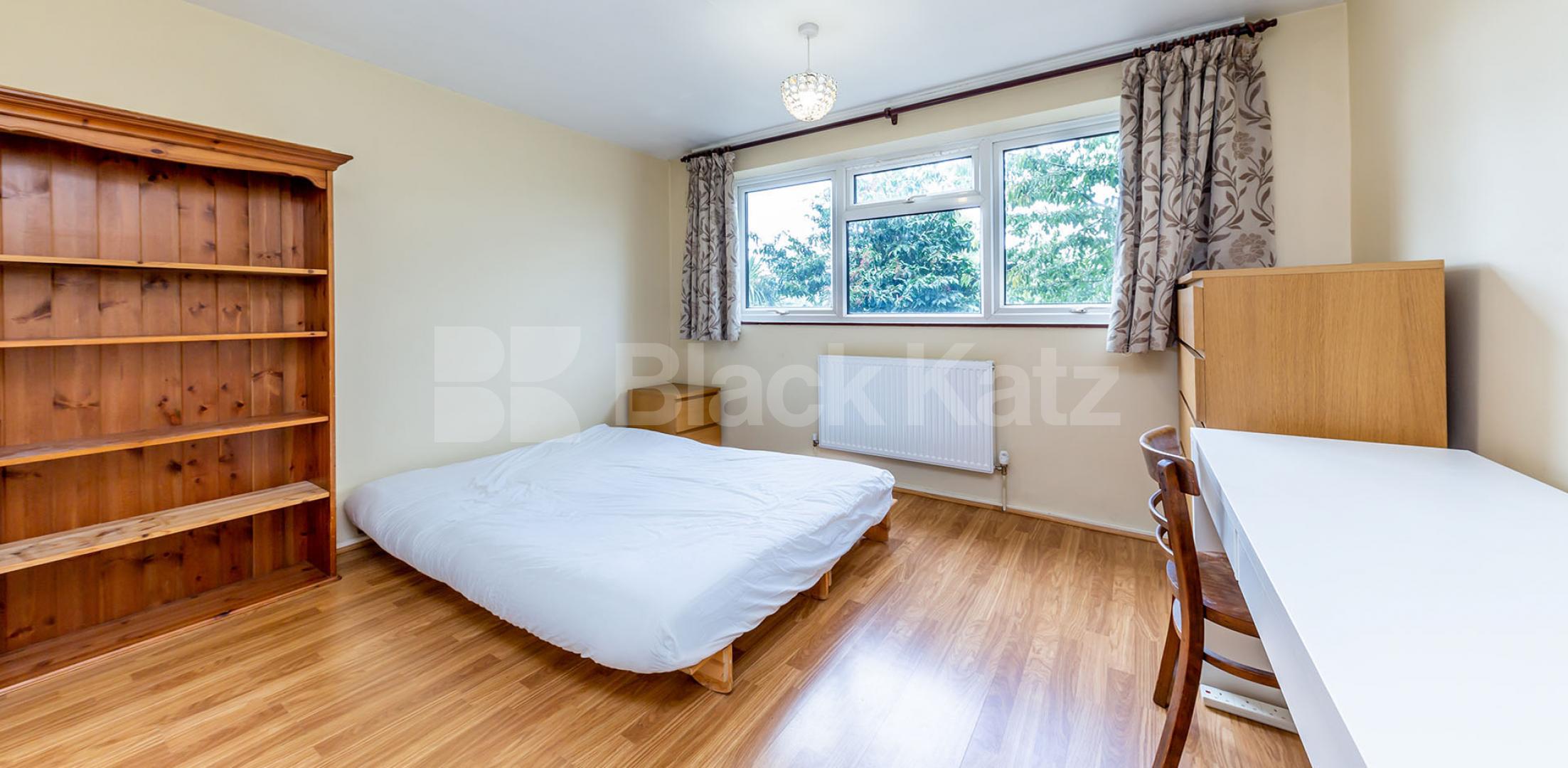 			4 DOUBLE BEDROOM HOUSE!, 4 Bedroom, 1 bath, 1 reception House			 Minster Walk, Crouch End