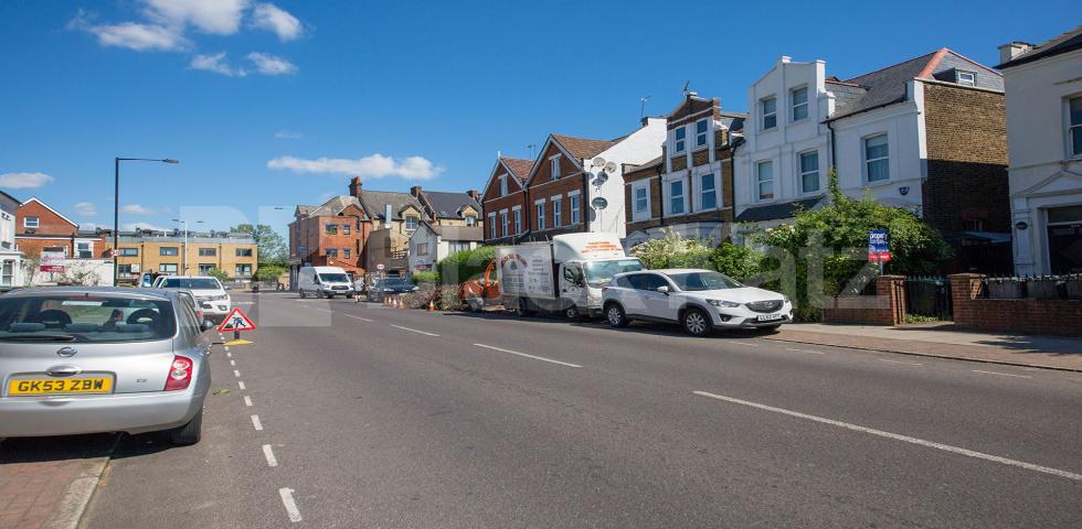 			Great Location!, 1 Bedroom, 1 bath, 1 reception Flat			 Ferme Park Road , Crouch End