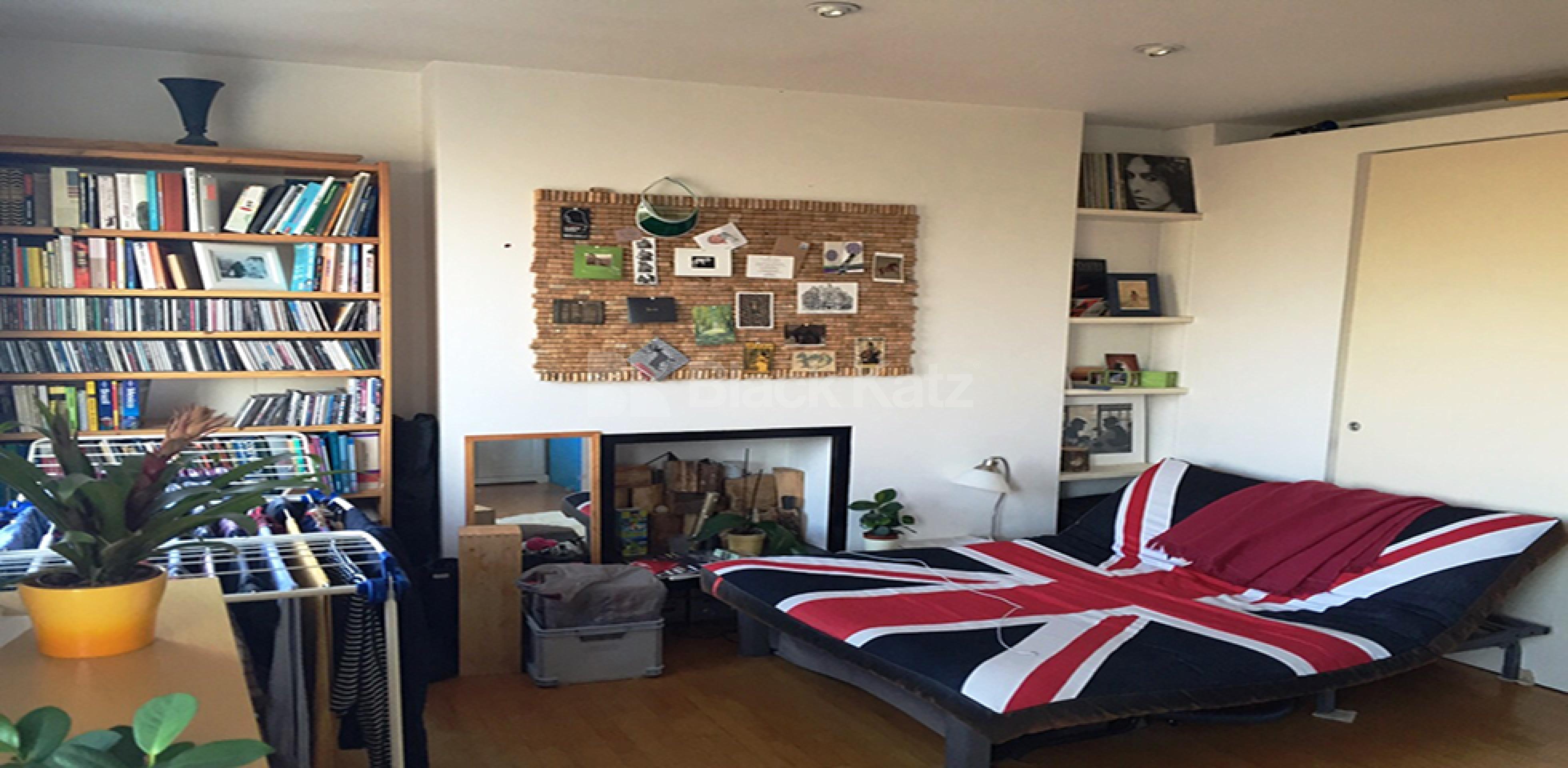 			MINUTES TO REGENTS PARK & CAMDEN TUBE !, 1 Bedroom, 1 bath, 1 reception Flat			 Mornington Terrace, Regents Park NW1