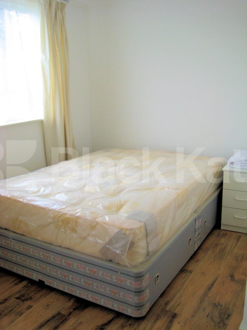 			3 Bedroom, 1 bath, 1 reception Flat			 Kingsbury Road, Islington