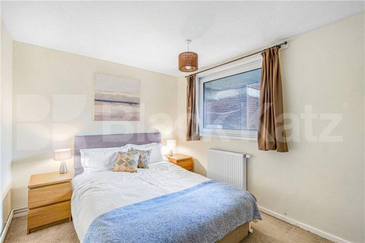 A beautifully presented three-bedroom split-level apartment on Mitchell Road Mitchell Road , Old Street 