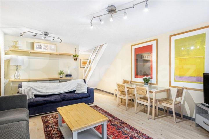 A beautifully presented three-bedroom split-level apartment on Mitchell Road Mitchell Road , Old Street 