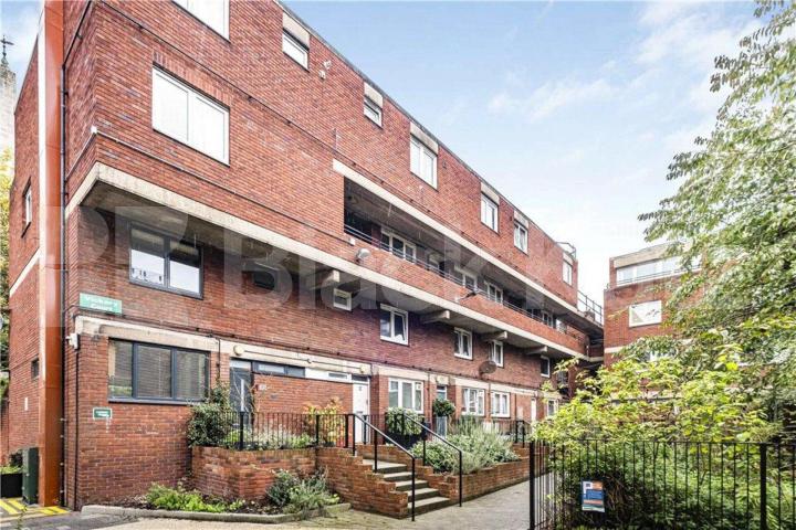 A beautifully presented three-bedroom split-level apartment on Mitchell Road Mitchell Road , Old Street 