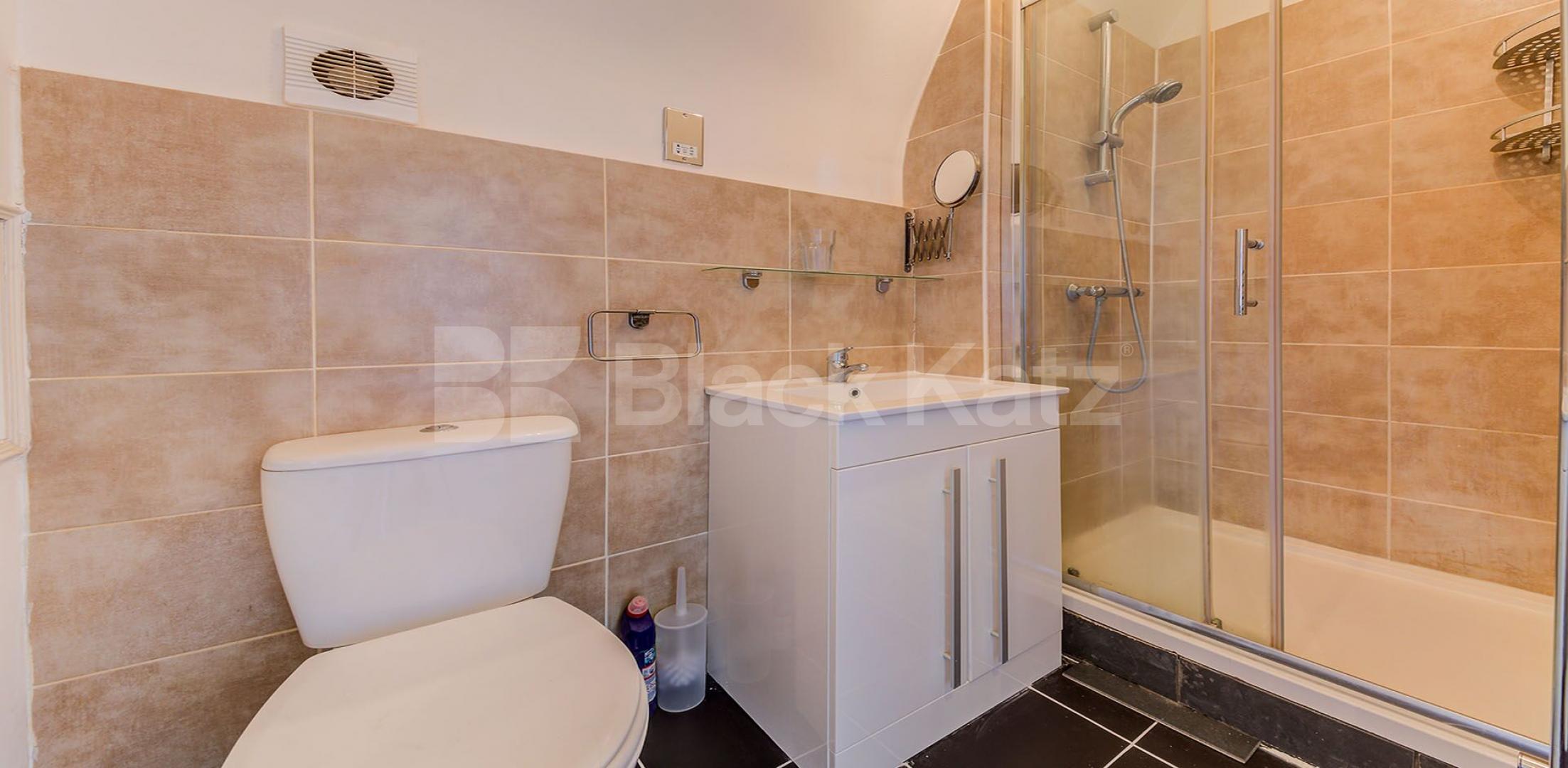 			Great Location!, 1 Bedroom, 1 bath, 1 reception Flat			 Ferme Park Road , Crouch End