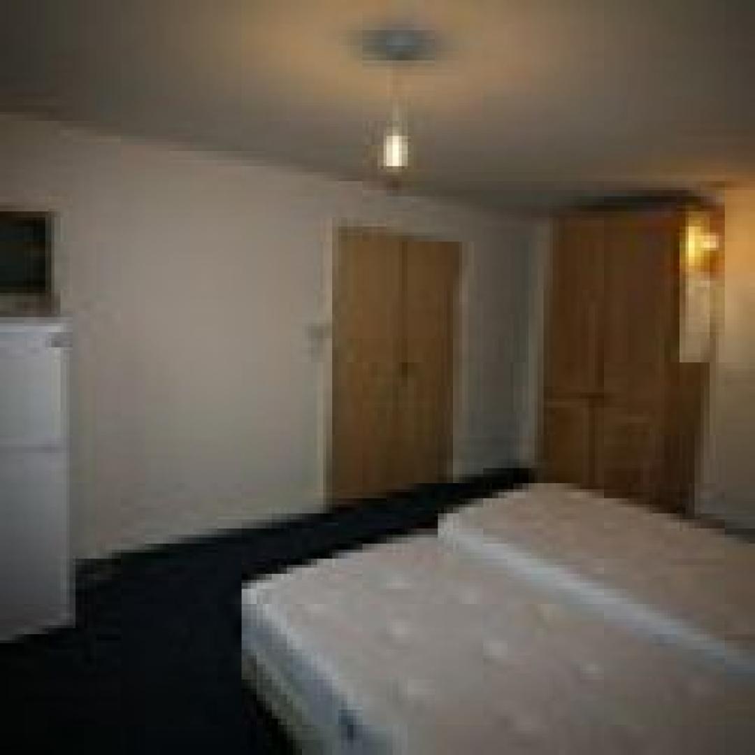 			New Instruction, 4 Bedroom, 1 bath, 1 reception Flat			 Monteray Studios, QUEENS PARK/LADBROKE GROVE W10