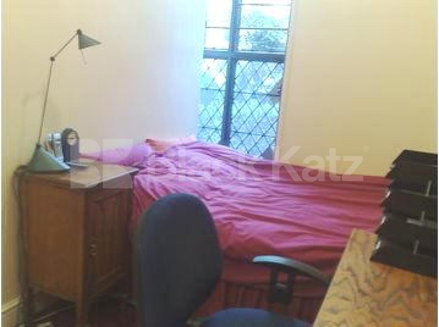 			RENT IS ALSO INCLUSIVE OF COUNCIL TAX,CENTRAL HEATING AND HOT WATER., 1 Bedroom, 1 bath, 1 reception Flat			 Westbourne Grove, NOTTING HILL