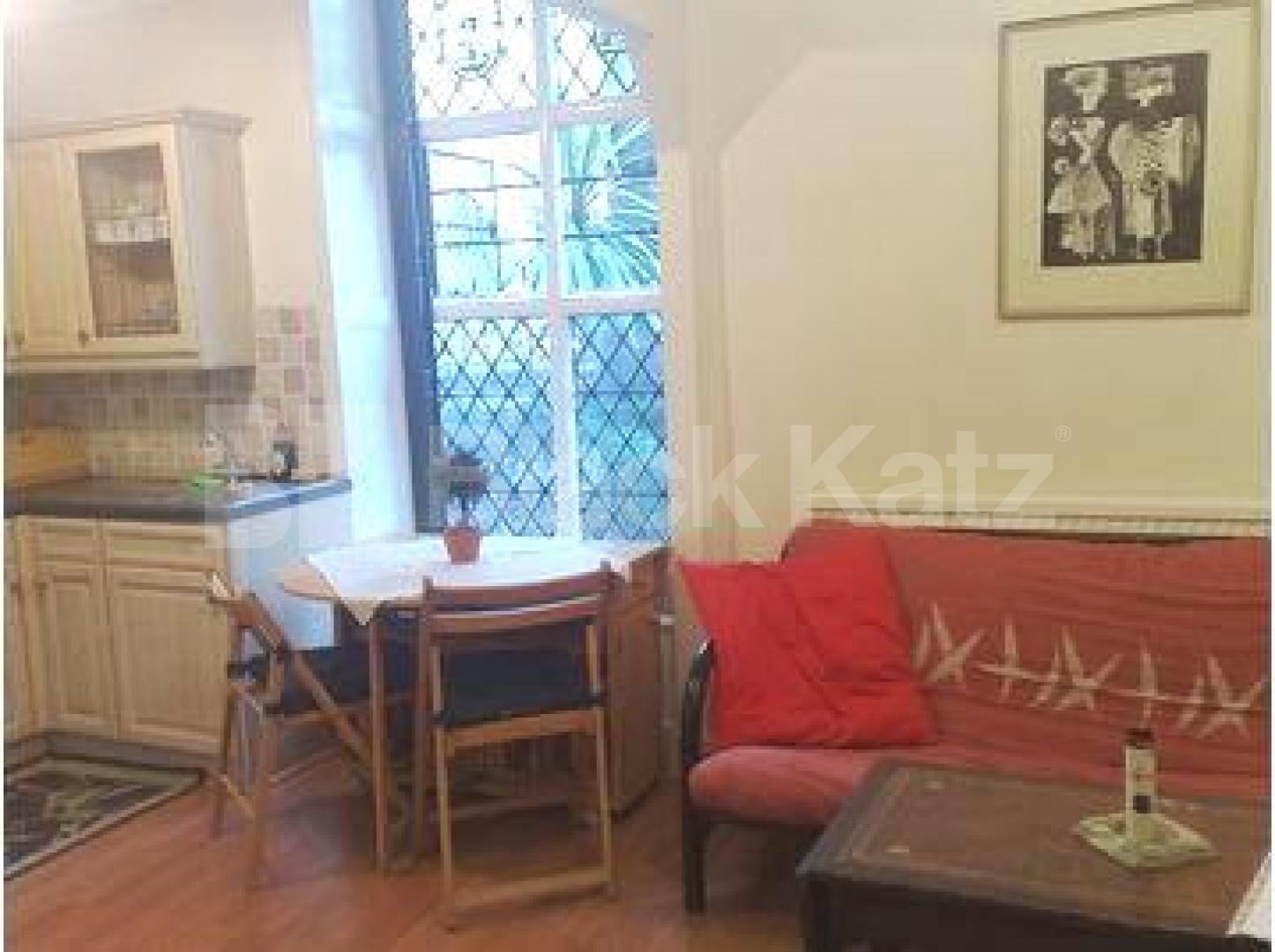 			RENT IS ALSO INCLUSIVE OF COUNCIL TAX,CENTRAL HEATING AND HOT WATER., 1 Bedroom, 1 bath, 1 reception Flat			 Westbourne Grove, NOTTING HILL