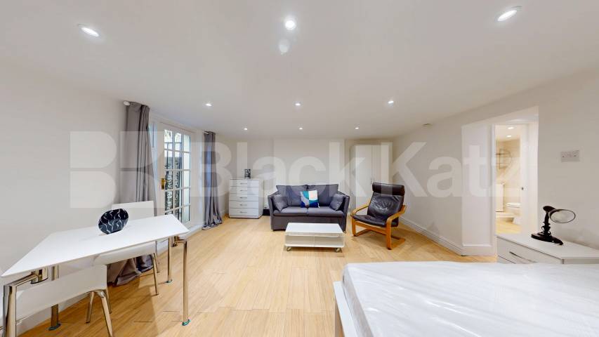 Modern Studio walking distance to Marylebone Tube & Regents Park  Harewood Avenue, Marylebone