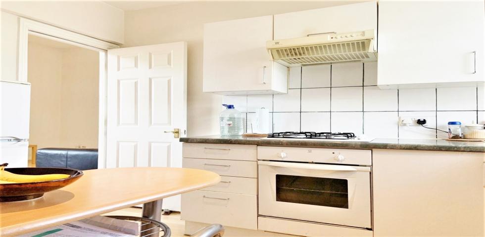 			1 Bedroom, 1 bath, 1 reception Apartment			 Edward Close, CRICKLEWOOD