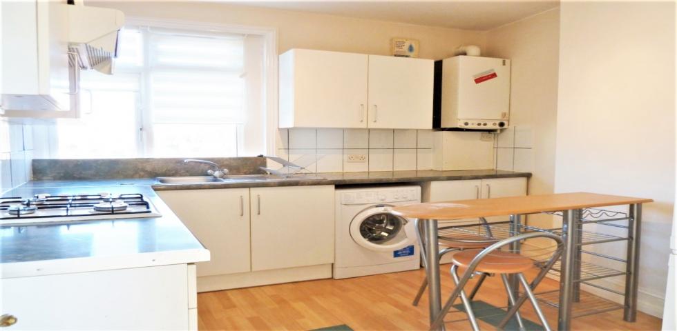 			1 Bedroom, 1 bath, 1 reception Apartment			 Edward Close, CRICKLEWOOD