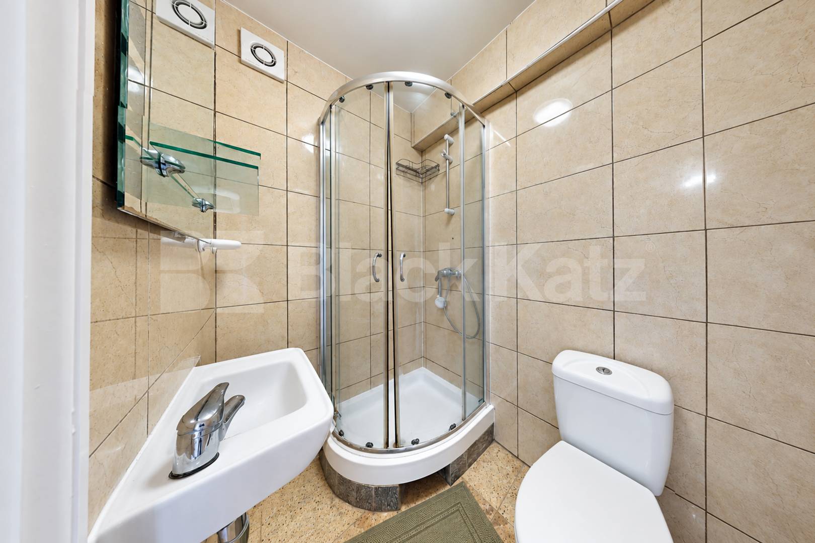 Newly Refurbished Five Bedroom House with Large Garden & Off-Street Berkshire Gardens, Bounds Green