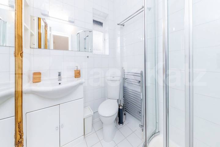 Inclusive of Council Tax, Water and Gas stunning split level 2 ded Montenotte Road, Crouch End / Highgate