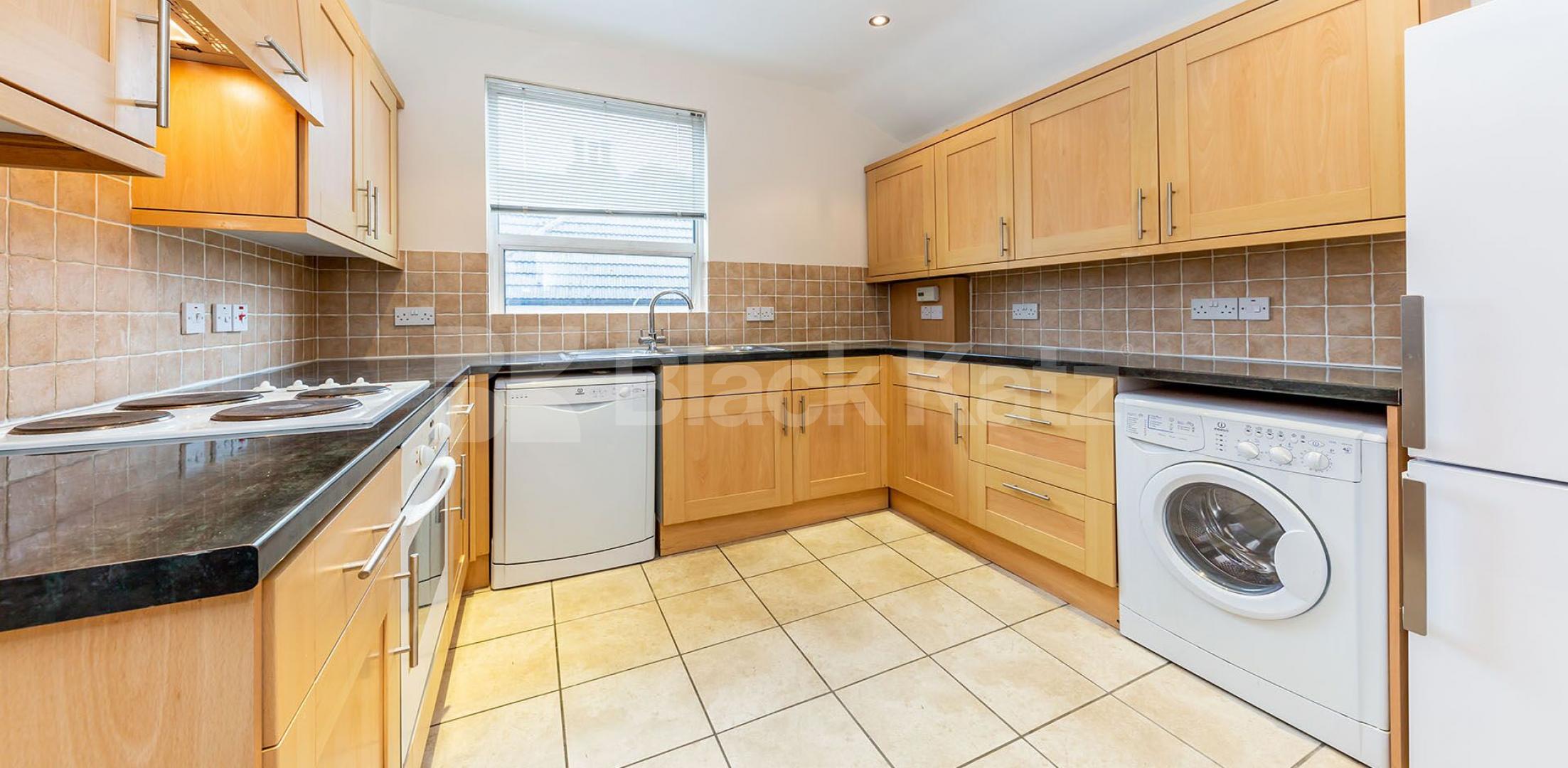 			New Instruction!, 1 Bedroom, 1 bath, 1 reception Flat			 Tottenham Lane, Crouch End