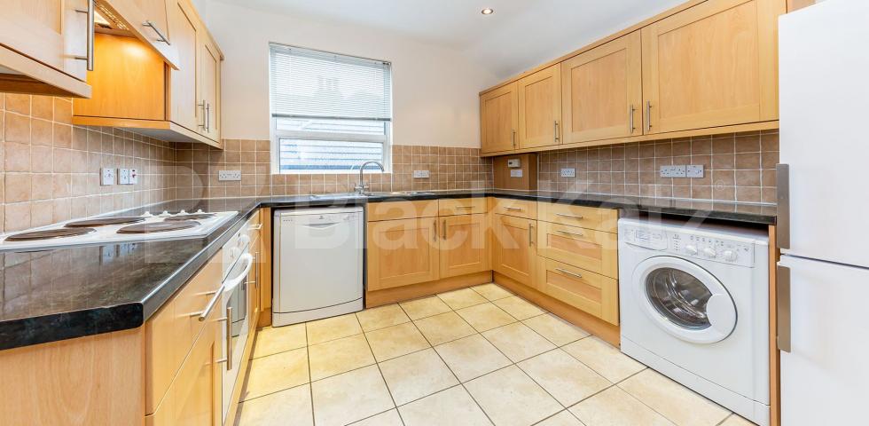 			New Instruction!, 1 Bedroom, 1 bath, 1 reception Flat			 Tottenham Lane, Crouch End