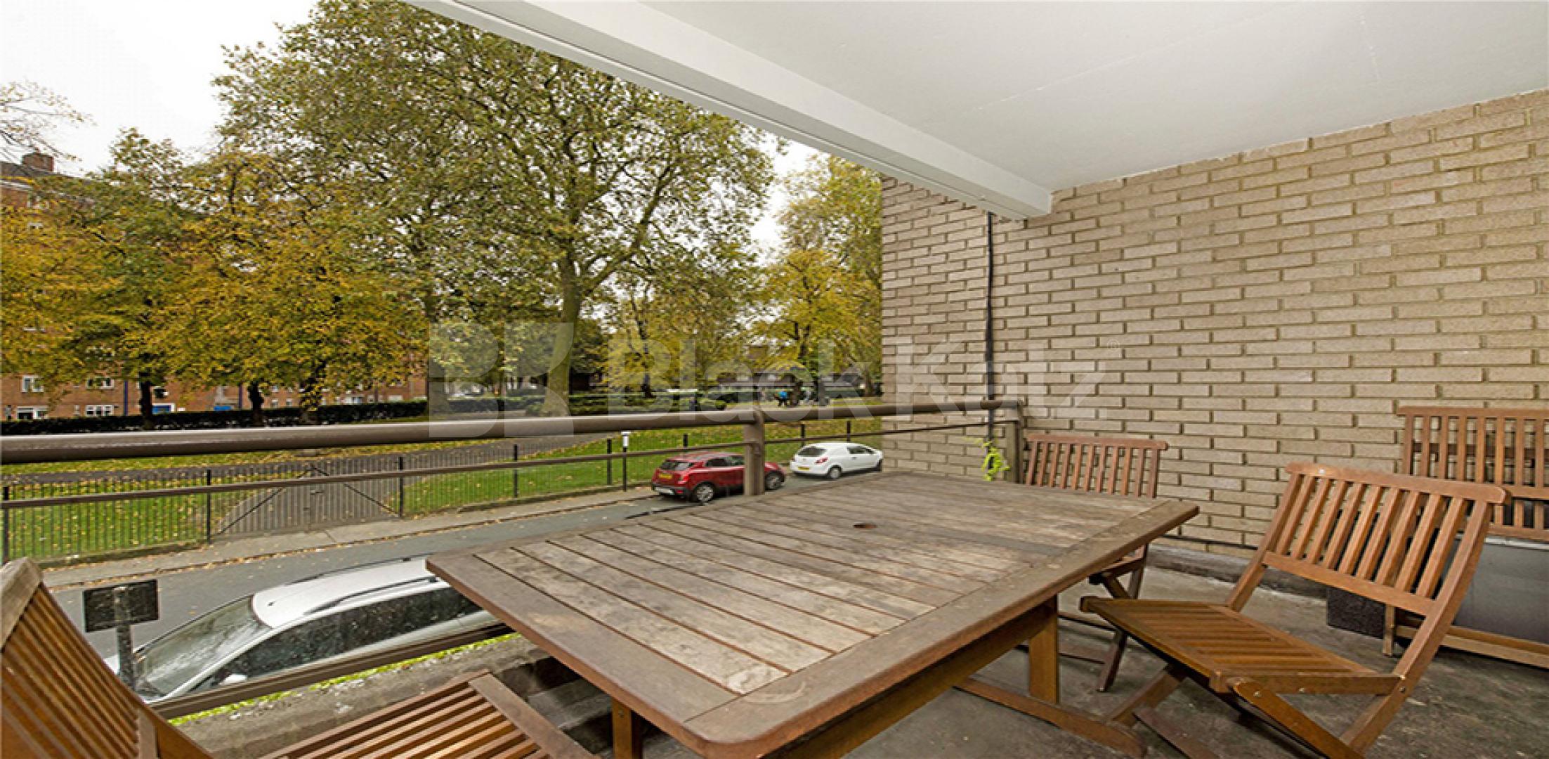 			3 BED WITH TERRACE!, 3 Bedroom, 1 bath, 1 reception Flat			 Oakley Square, CAMDEN / MORNINGTON CRESCENT