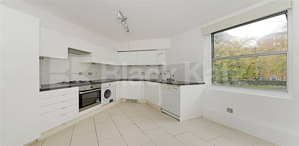 			3 BED WITH TERRACE!, 3 Bedroom, 1 bath, 1 reception Flat			 Oakley Square, CAMDEN / MORNINGTON CRESCENT