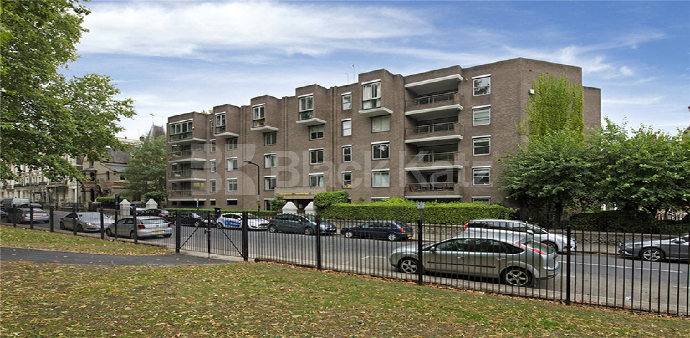 			3 BED WITH TERRACE!, 3 Bedroom, 1 bath, 1 reception Flat			 Oakley Square, CAMDEN / MORNINGTON CRESCENT