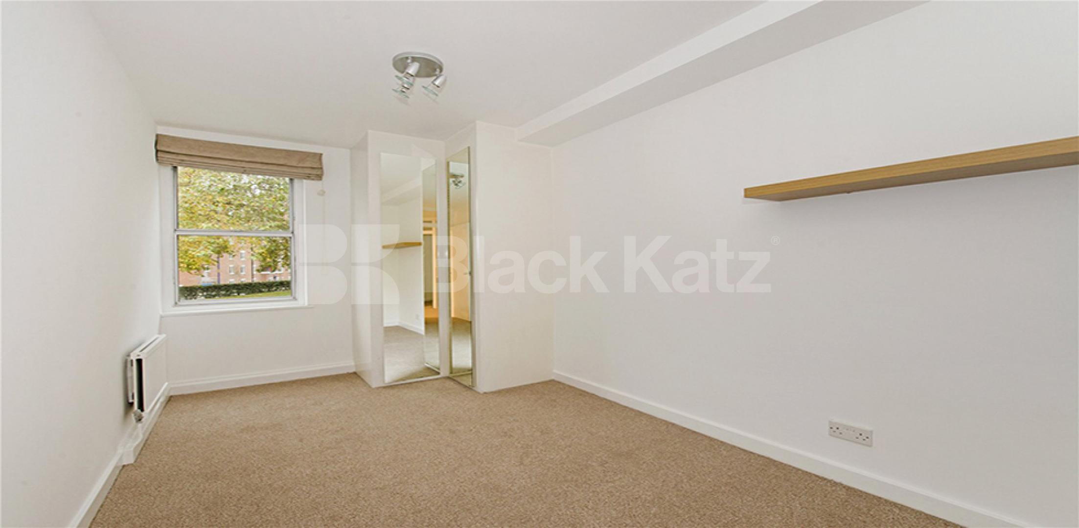 			3 BED WITH TERRACE!, 3 Bedroom, 1 bath, 1 reception Flat			 Oakley Square, CAMDEN / MORNINGTON CRESCENT
