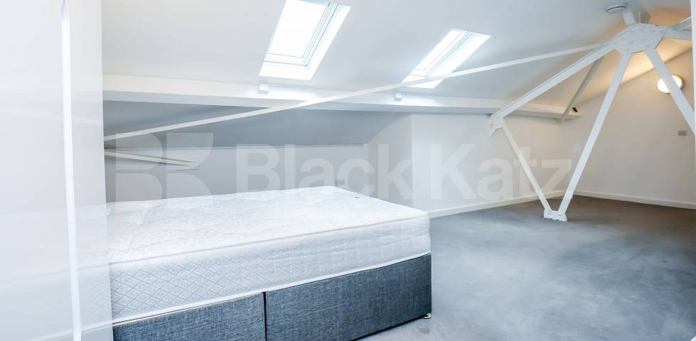 			WAREHOUSE APARTMENT, 3 Bedroom, 1 bath, 1 reception Apartment			 SPRINGFIELD LOFTS - TYSSEN STREET , DALSTON/HAGGERSTON