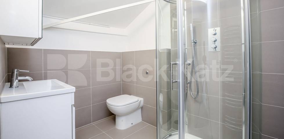 			WAREHOUSE APARTMENT, 3 Bedroom, 1 bath, 1 reception Apartment			 SPRINGFIELD LOFTS - TYSSEN STREET , DALSTON/HAGGERSTON