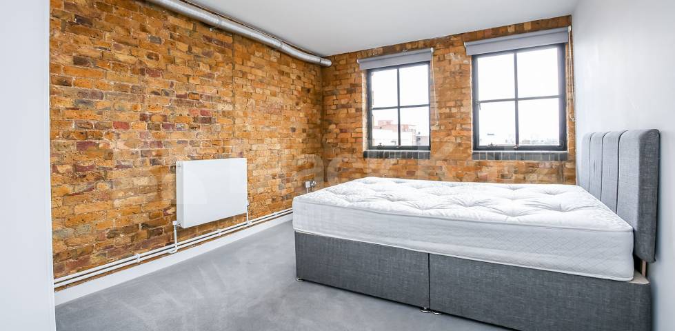 			WAREHOUSE APARTMENT, 3 Bedroom, 1 bath, 1 reception Apartment			 SPRINGFIELD LOFTS - TYSSEN STREET , DALSTON/HAGGERSTON
