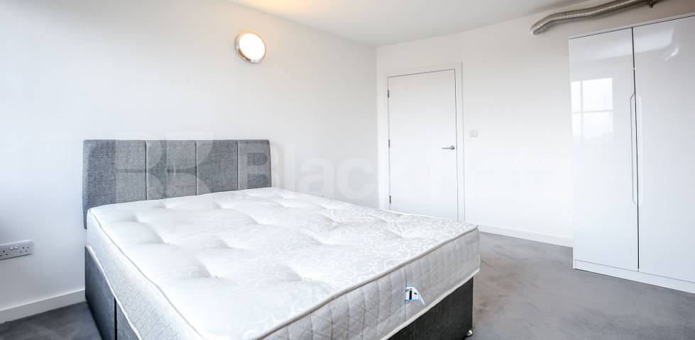 			WAREHOUSE APARTMENT, 3 Bedroom, 1 bath, 1 reception Apartment			 SPRINGFIELD LOFTS - TYSSEN STREET , DALSTON/HAGGERSTON